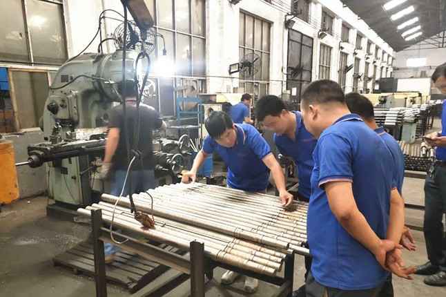 三亚书杰环境科学技术有限公司每周对各个工序进行质量监督检验的现场。